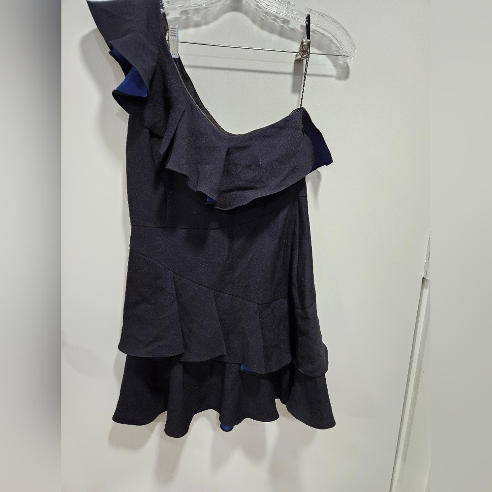 BCBG Maxazria navy blue one shoulder dress size 6 NWT